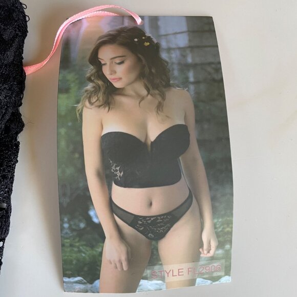 Chic Black Lace Strapless Bra - Picture 3 of 6